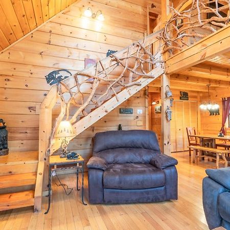 Moonshine Ridge Cabin With Hot Tub And Fire Pit Pigeon Forge Ngoại thất bức ảnh