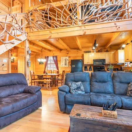 Moonshine Ridge Cabin With Hot Tub And Fire Pit Pigeon Forge Ngoại thất bức ảnh