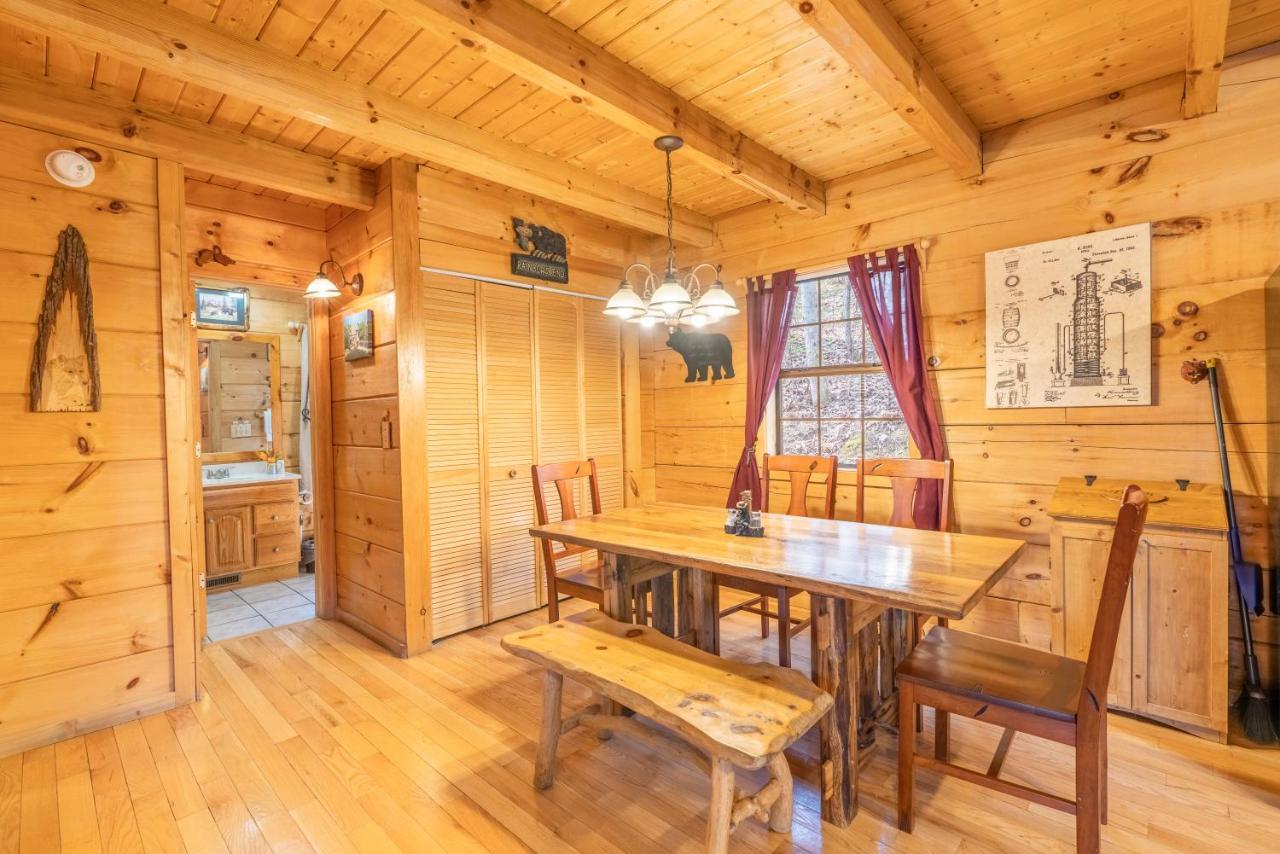 Moonshine Ridge Cabin With Hot Tub And Fire Pit Pigeon Forge Ngoại thất bức ảnh