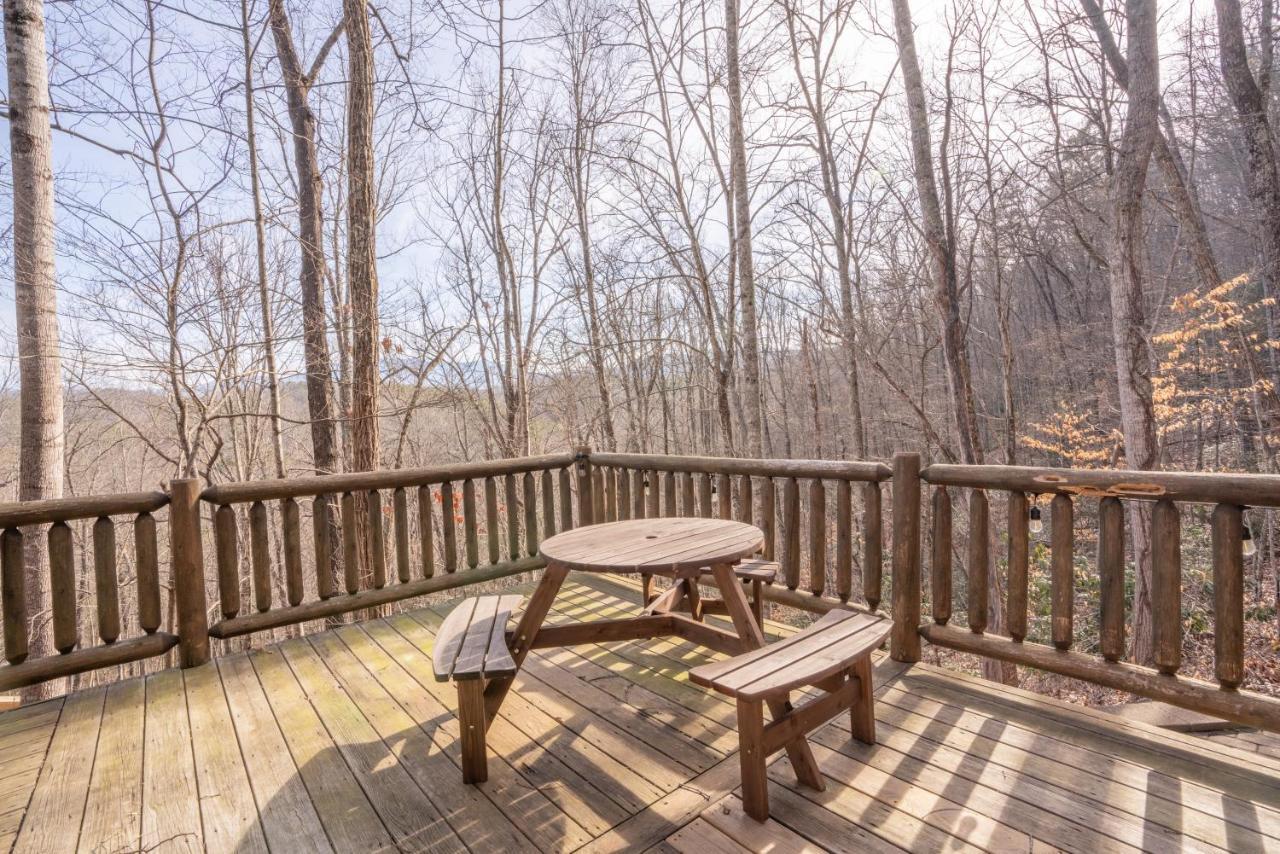 Moonshine Ridge Cabin With Hot Tub And Fire Pit Pigeon Forge Ngoại thất bức ảnh
