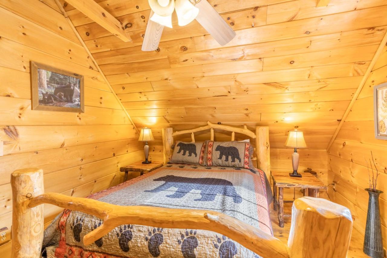 Moonshine Ridge Cabin With Hot Tub And Fire Pit Pigeon Forge Ngoại thất bức ảnh