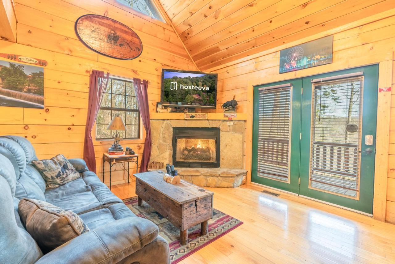 Moonshine Ridge Cabin With Hot Tub And Fire Pit Pigeon Forge Ngoại thất bức ảnh