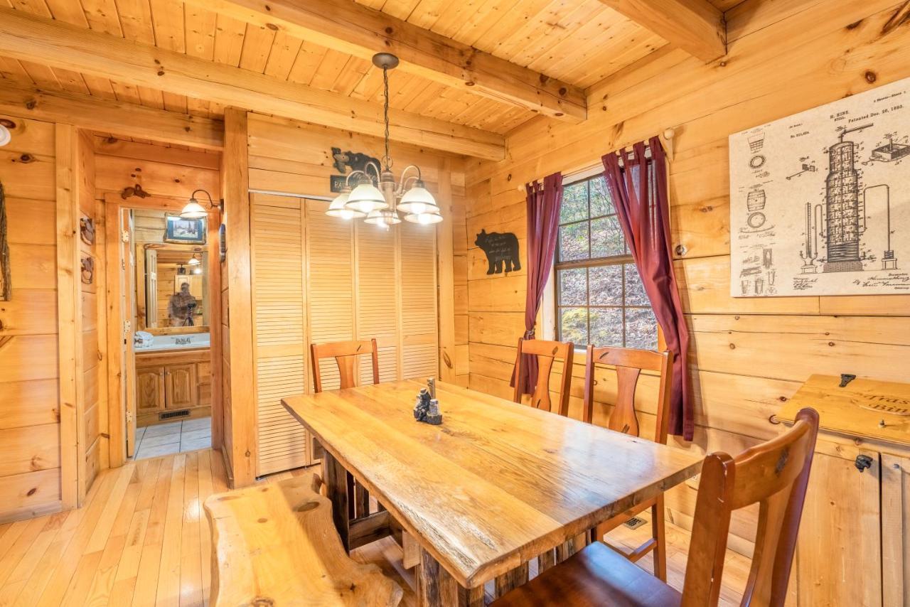 Moonshine Ridge Cabin With Hot Tub And Fire Pit Pigeon Forge Ngoại thất bức ảnh