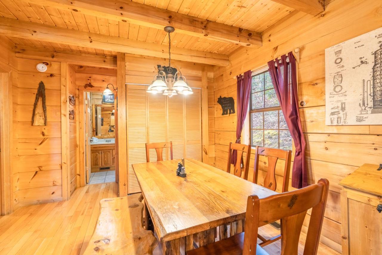 Moonshine Ridge Cabin With Hot Tub And Fire Pit Pigeon Forge Ngoại thất bức ảnh