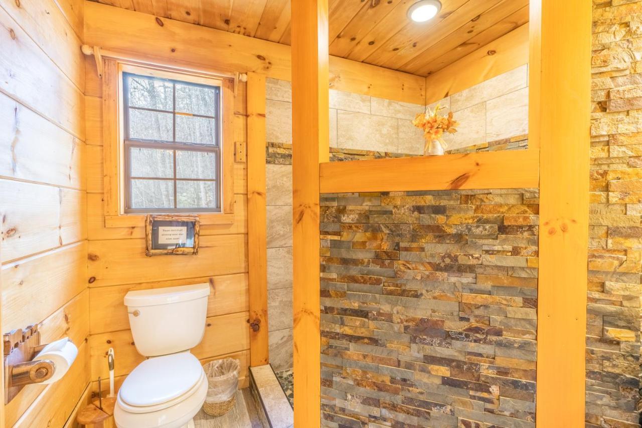 Moonshine Ridge Cabin With Hot Tub And Fire Pit Pigeon Forge Ngoại thất bức ảnh