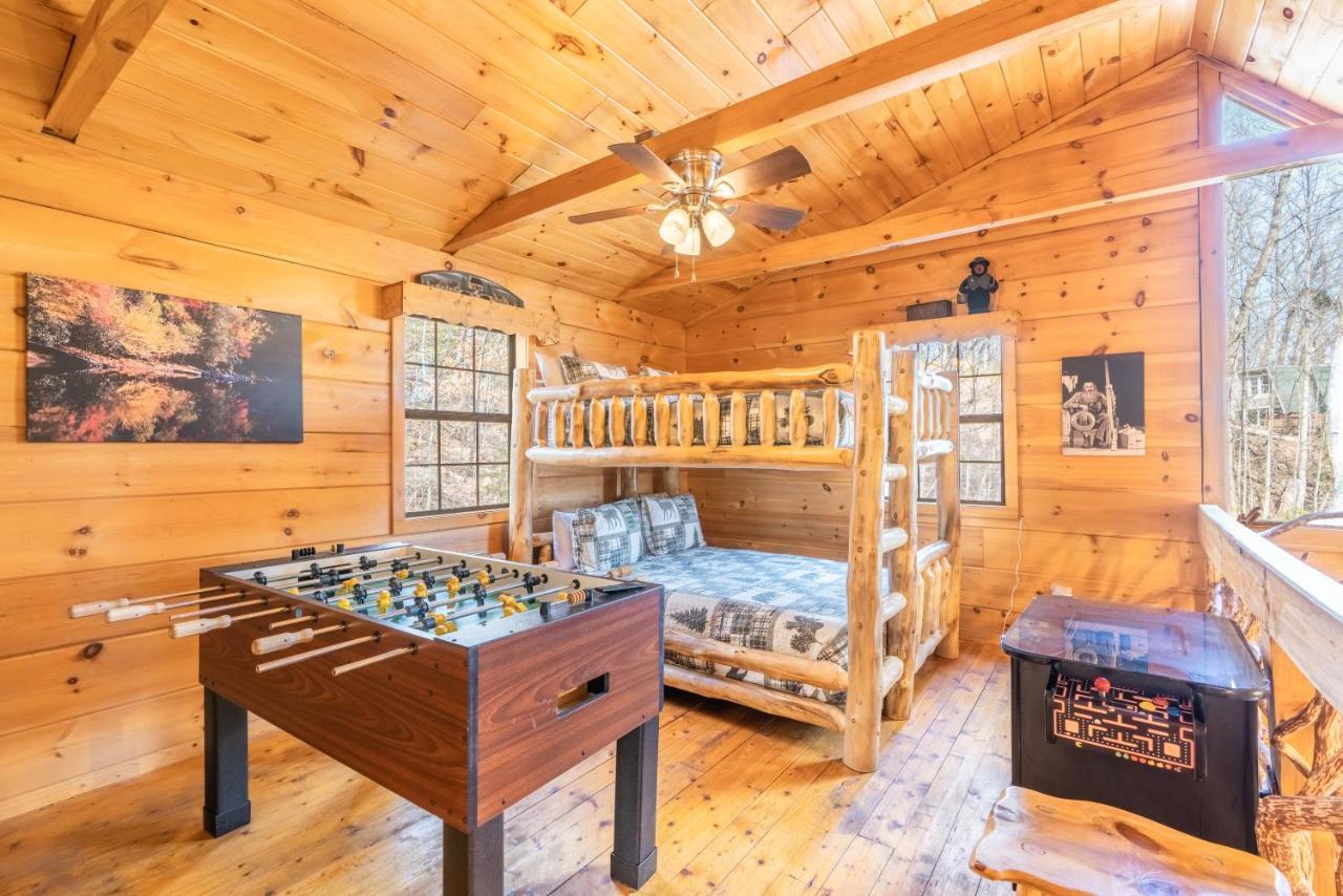 Moonshine Ridge Cabin With Hot Tub And Fire Pit Pigeon Forge Ngoại thất bức ảnh