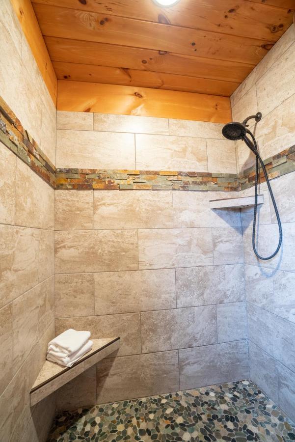 Moonshine Ridge Cabin With Hot Tub And Fire Pit Pigeon Forge Ngoại thất bức ảnh