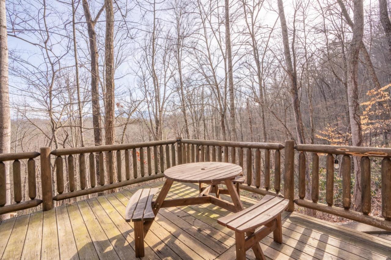 Moonshine Ridge Cabin With Hot Tub And Fire Pit Pigeon Forge Ngoại thất bức ảnh