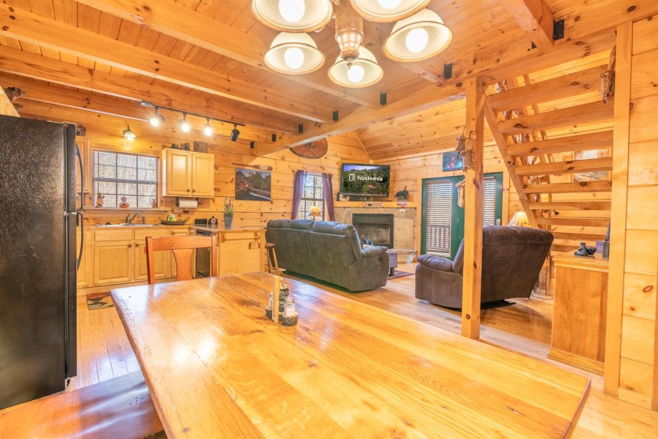 Moonshine Ridge Cabin With Hot Tub And Fire Pit Pigeon Forge Ngoại thất bức ảnh