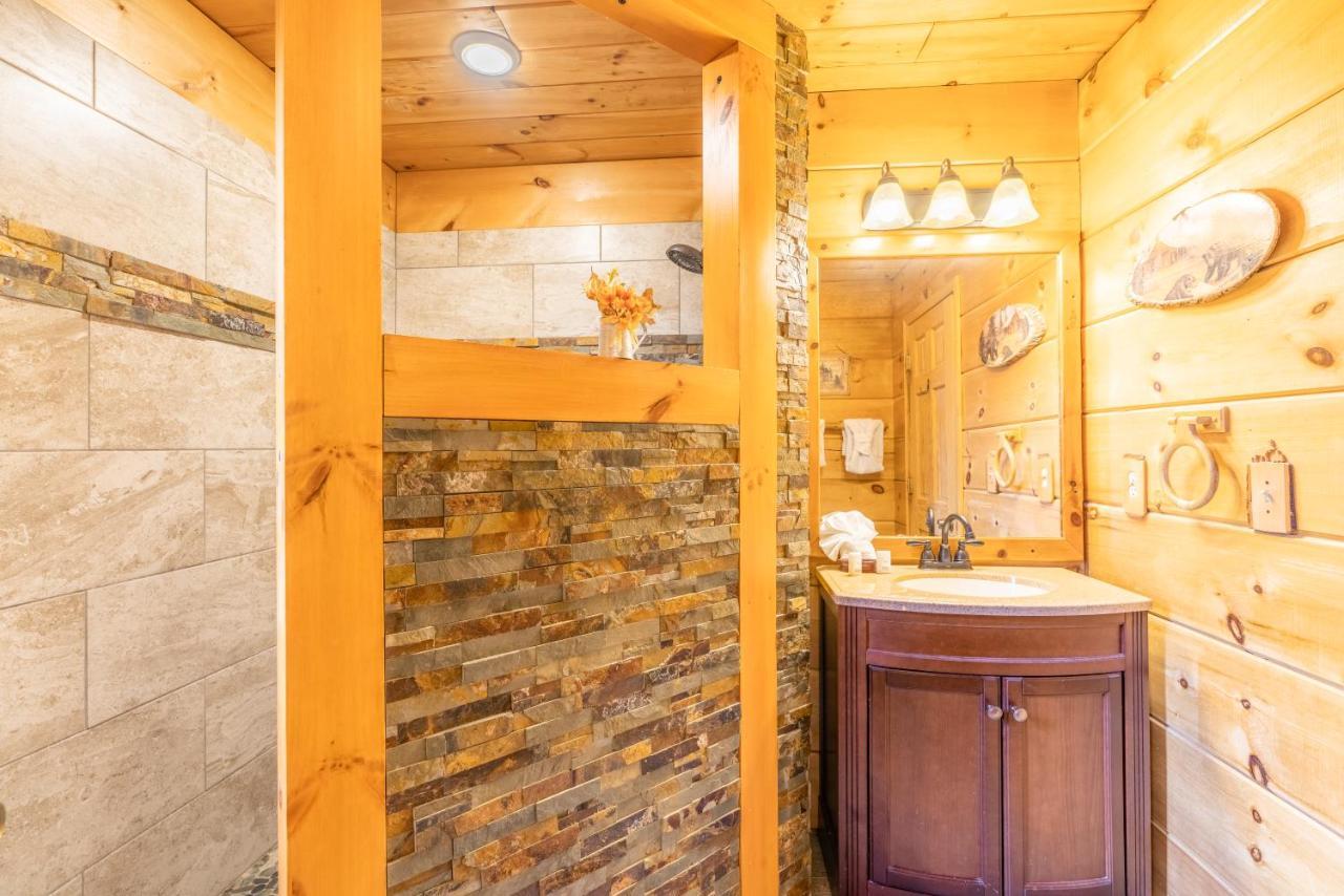 Moonshine Ridge Cabin With Hot Tub And Fire Pit Pigeon Forge Ngoại thất bức ảnh